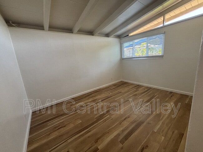 Building Photo - 944 Bridgewood Way