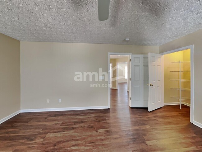 Building Photo - 6031 Delfair Ln