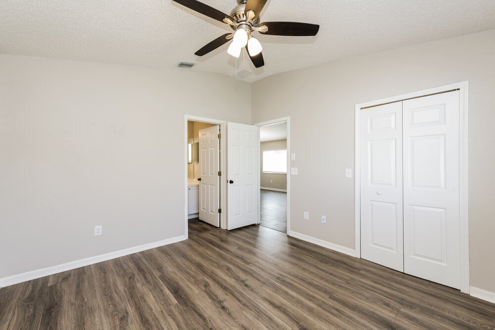 Building Photo - 11751 Lynmoor Dr