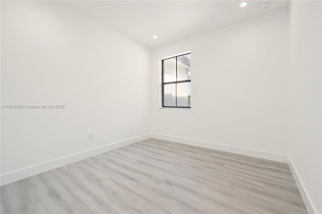 Building Photo - 10269 SW 231st Ln