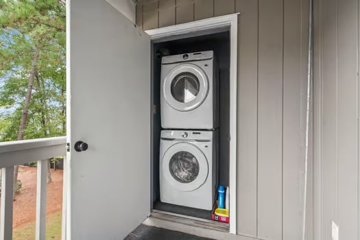 Building Photo - 1890 Auburn Ln