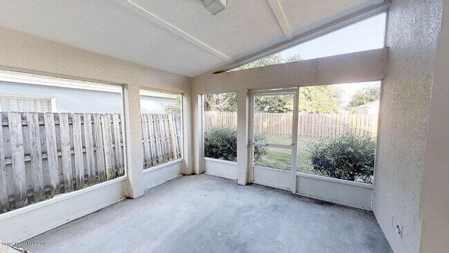 Building Photo - 8011 Bracken Ln