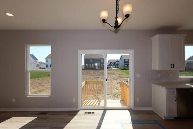 Building Photo - 1717 Longhill Dr