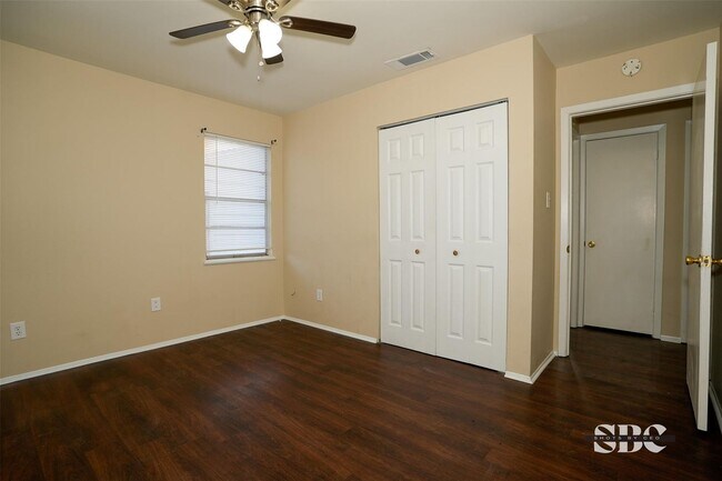 Building Photo - BIG HOME IN GARDEN VALLEY AREA OF SHREVEPORT