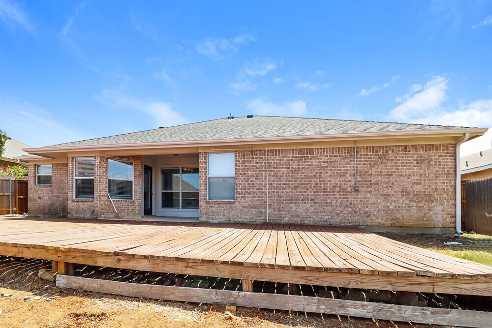Building Photo - 613 St Eric Dr