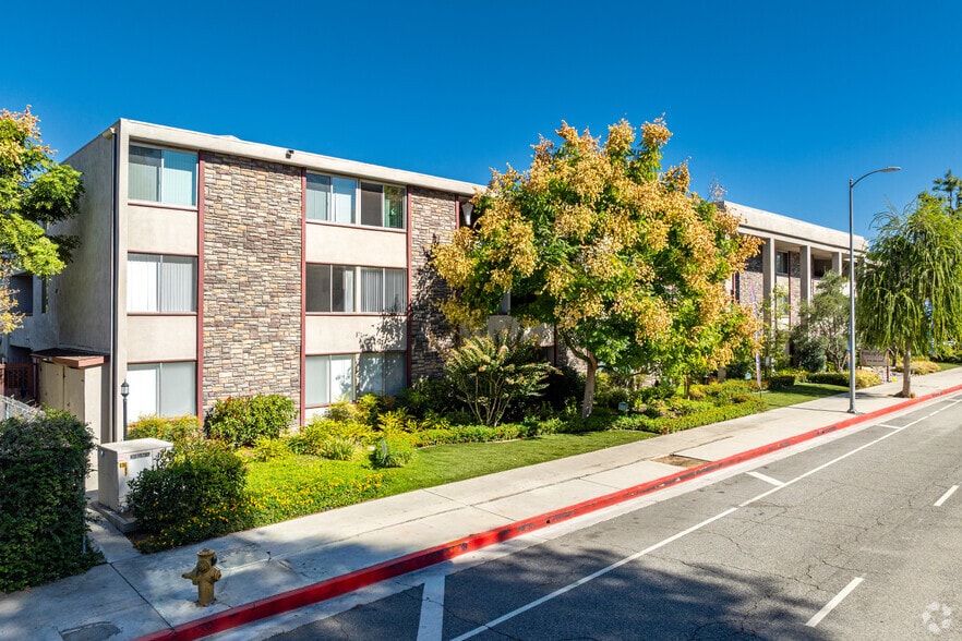 Building Photo - Woodland House Apartments