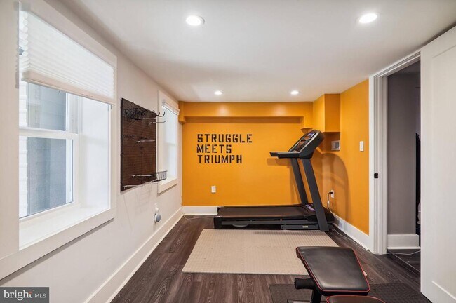 Building Photo - 416 Longfellow St NW