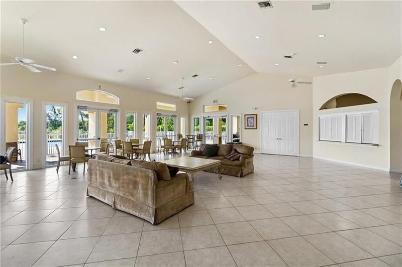 Building Photo - 1432 SW 47th Ave