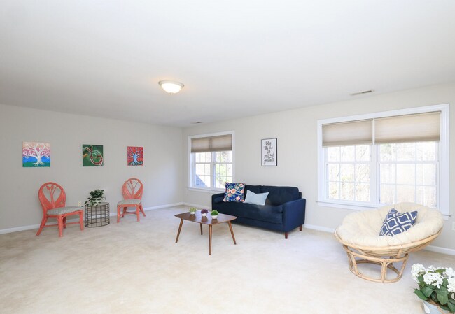 Building Photo - 8417 Henderson Rd