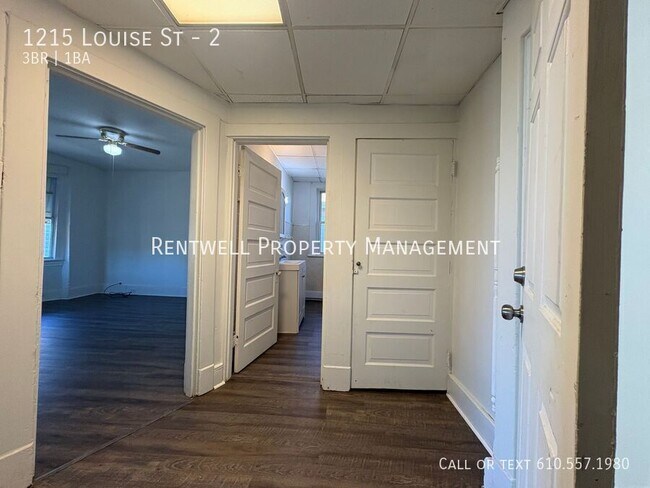 Building Photo - 1215 Louise St