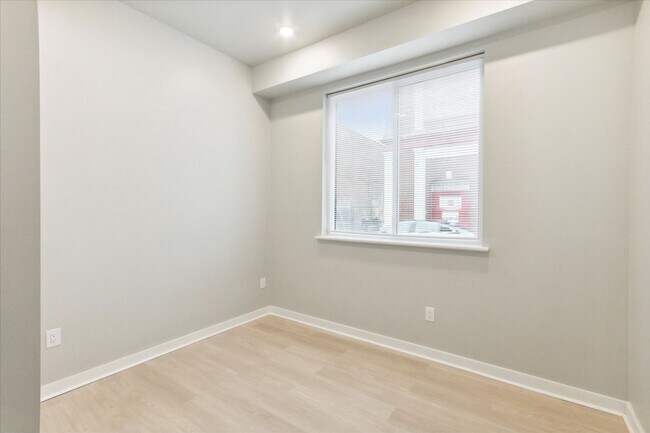 Building Photo - 316 S 52nd St