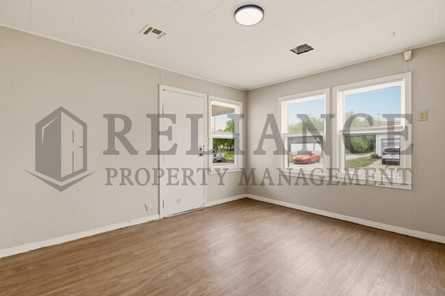 Building Photo - 1718 Walker W St