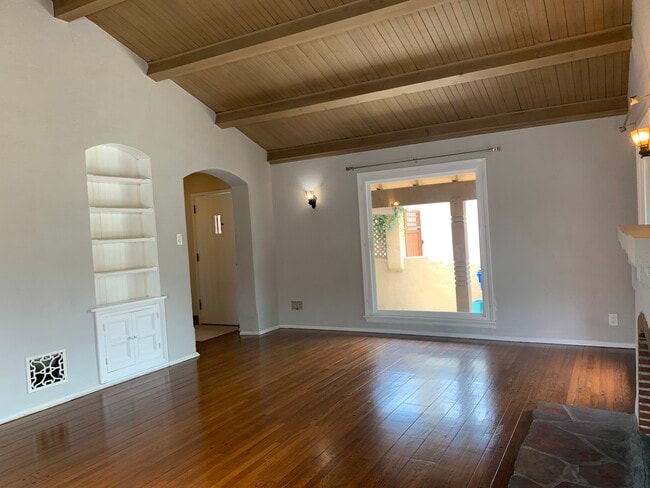 Building Photo - 4222 S Bronson Ave