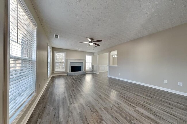 Building Photo - 368 Dunagan Chase Dr SE