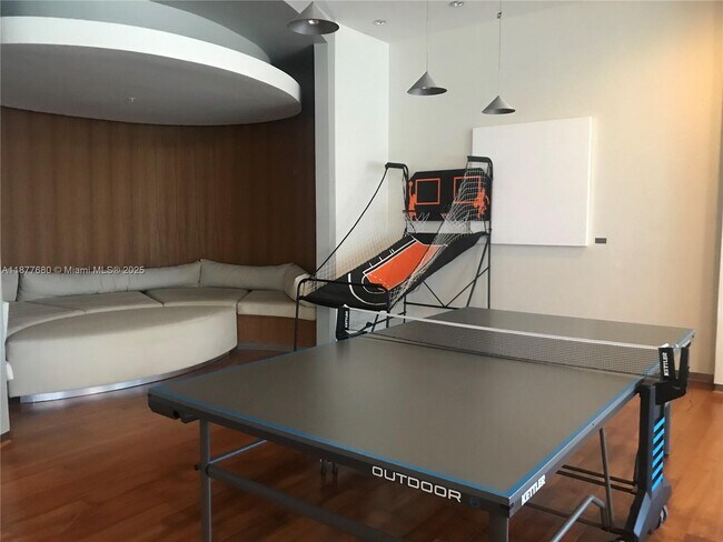 Building Photo - 10275 Collins Ave