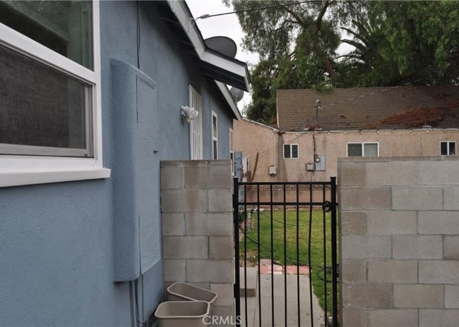 Building Photo - 6129 Myrtle Avenue