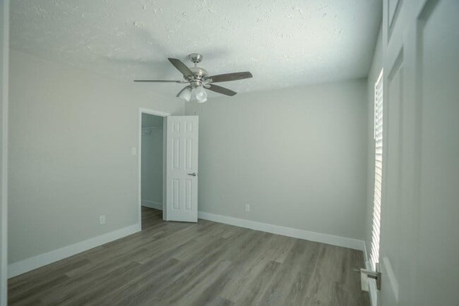 Building Photo - 3411 Hollandale Dr