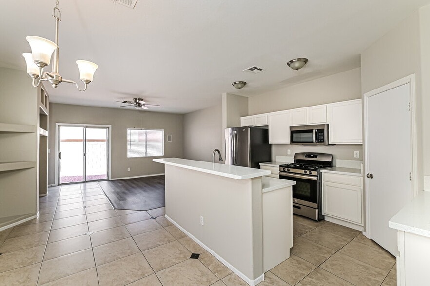 Building Photo - 5912 Crumbling Ridge St