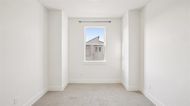 Building Photo - 3661 Rosemont Dr