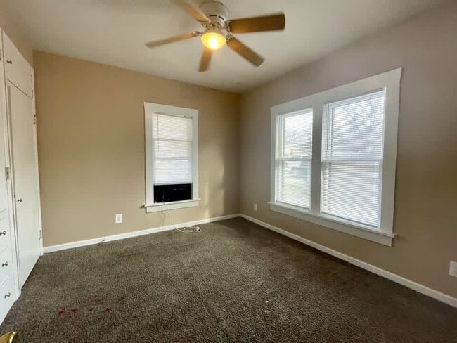 Building Photo - 823 G St NW