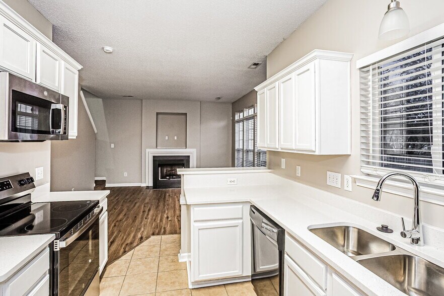 Building Photo - 9935 Sweet Plum Dr