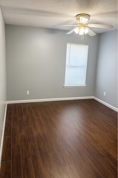 Building Photo - 45575 Ingleham Cir