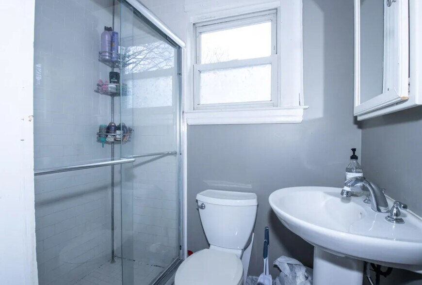 Building Photo - 40 Park Pl