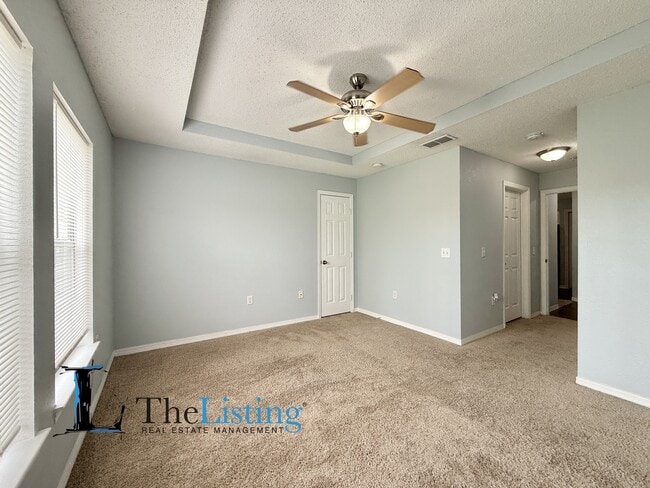 Building Photo - 18001 Richmond Pl Dr