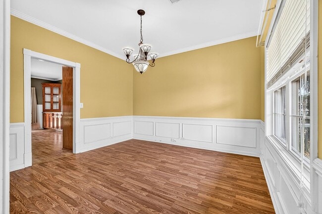 Building Photo - 8727 Evangeline Dr