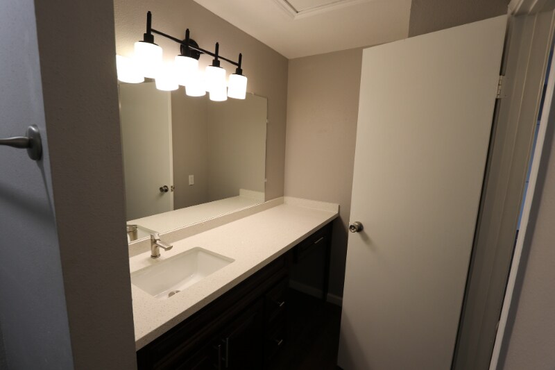 Building Photo - 8800 Westplace Dr