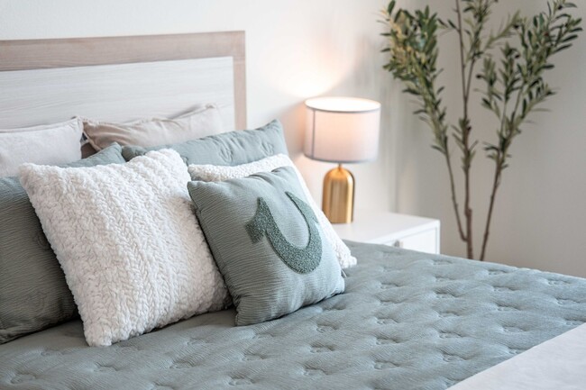 Building Photo - 1234 Wilshire Blvd