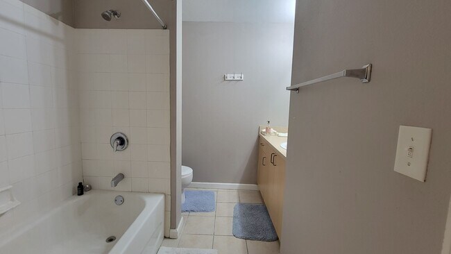 Building Photo - Luxury Condo On The Top Floor at Solé in Flagler Village