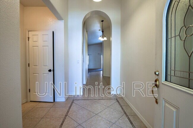 Building Photo - 4926 Mesa Blanca Way