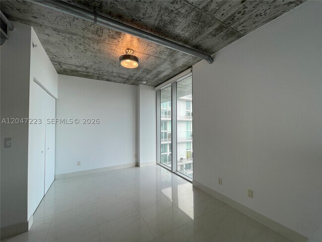 Building Photo - 690 SW 1st Ct