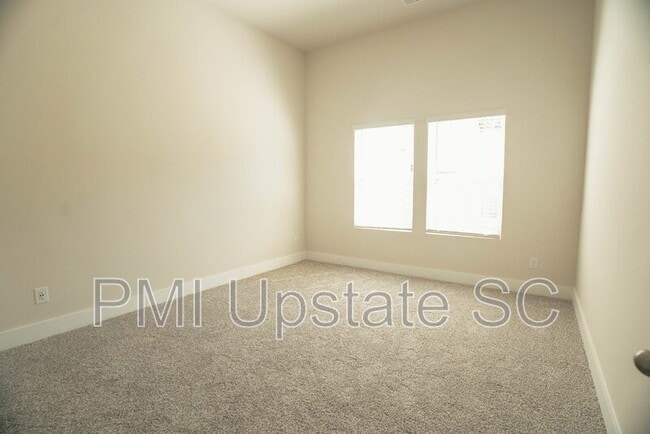 Building Photo - 35 Galley Ln