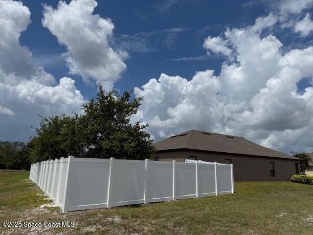 Building Photo - 1475 Fuji Dr