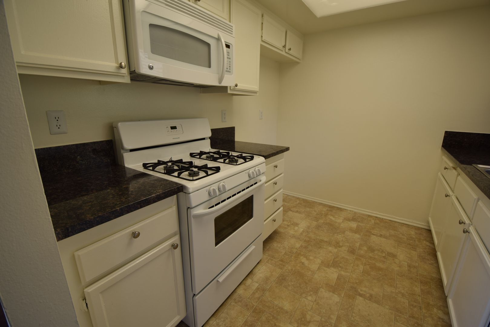 Building Photo - 12352 Burbank Blvd