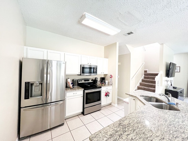 Building Photo - 4749 Ormond Beach Way