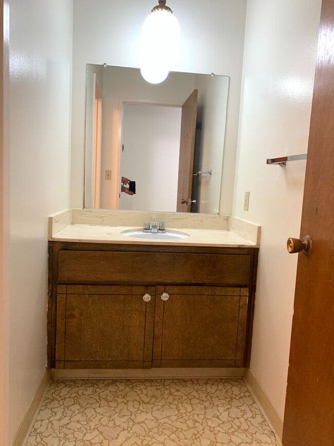 Building Photo - 1252-1254 Valerian Court