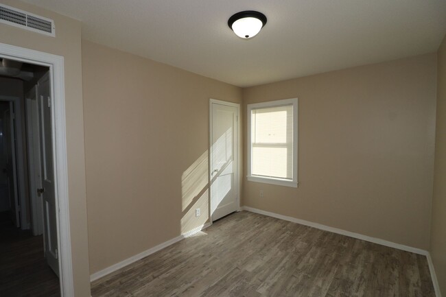 Building Photo - Spacious Home for rent!