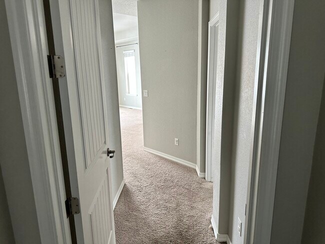 Entry to main suite - 17451 Leisure Lake Dr