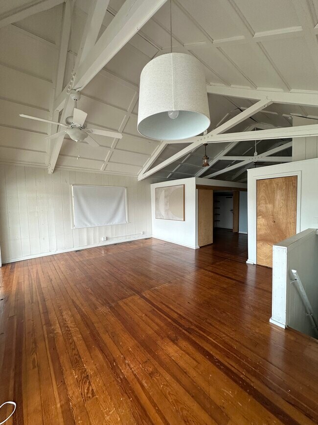 Building Photo - 852 Beach Rd