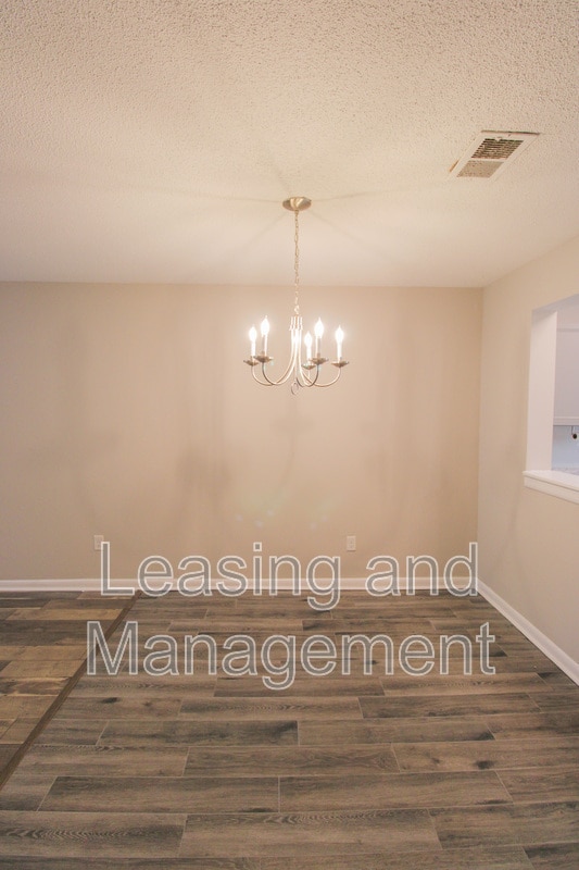 Building Photo - 803 Reserve Way