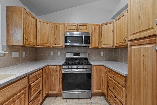 Building Photo - 1516 White Oak Loop