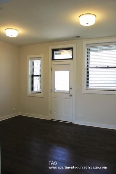 Building Photo - 1606 W Belle Plaine Ave