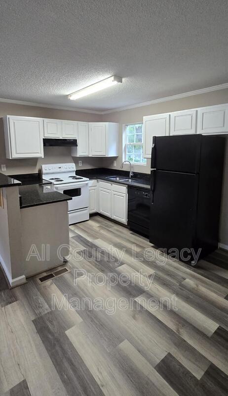 Building Photo - 4675 Lois Dr