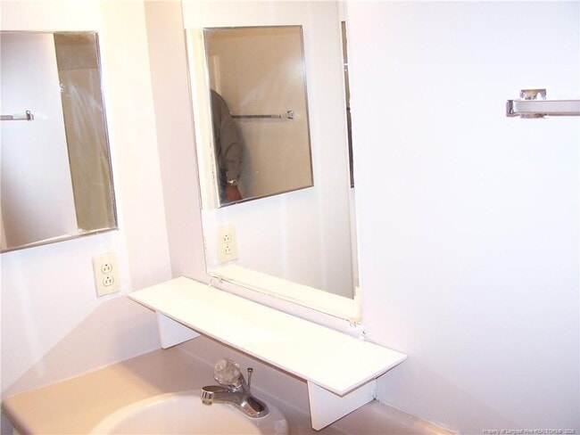 Building Photo - 6836 Winthrop Dr