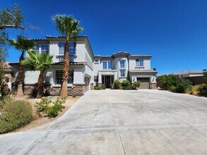 Building Photo - Beautifully Upgraded Southern Highlands Ga...