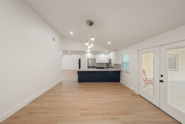 Building Photo - 9323 Portal Dr