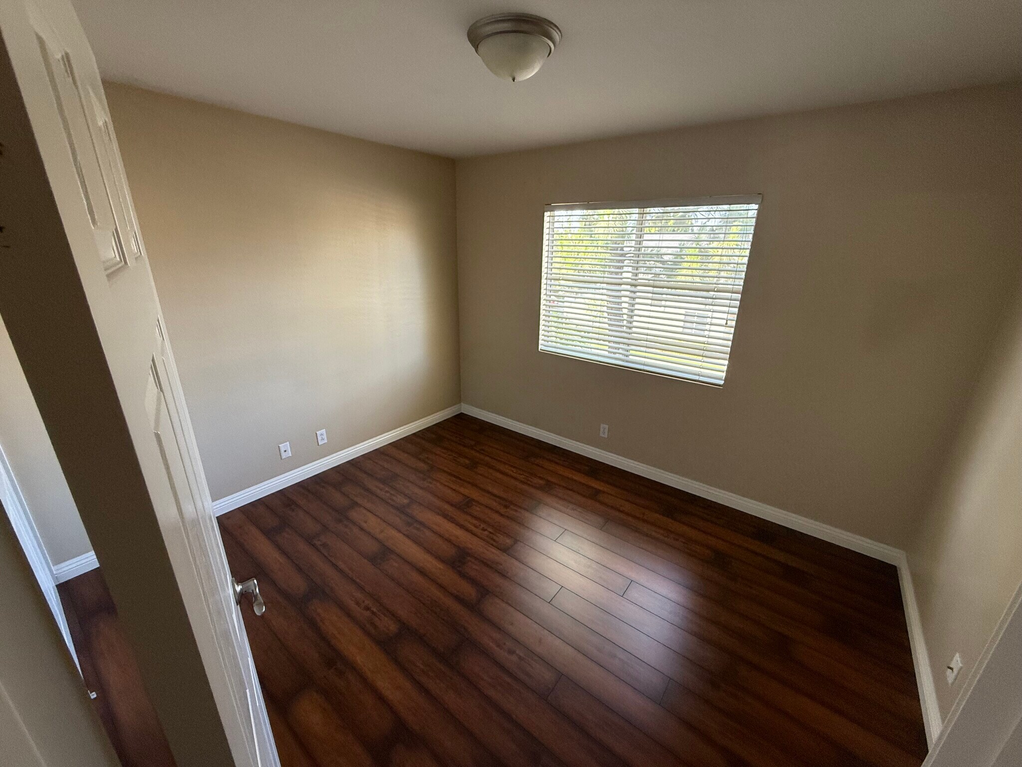 Building Photo - 748 North Siavohn Drive